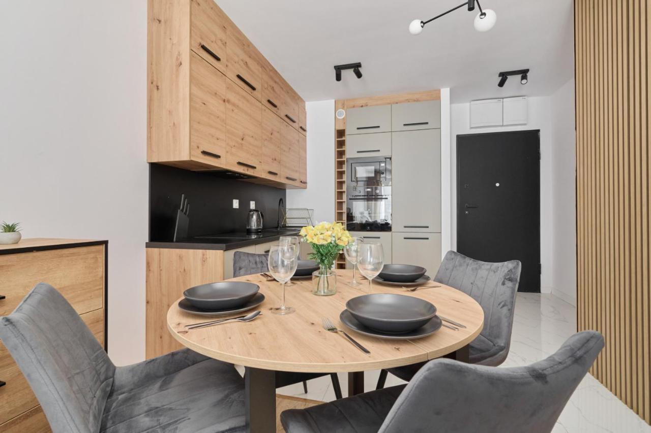 Nowoczesny Apartament Z Balkonem I Parkingiem W Centrum Wroclawia By Noclegi Renters Εξωτερικό φωτογραφία